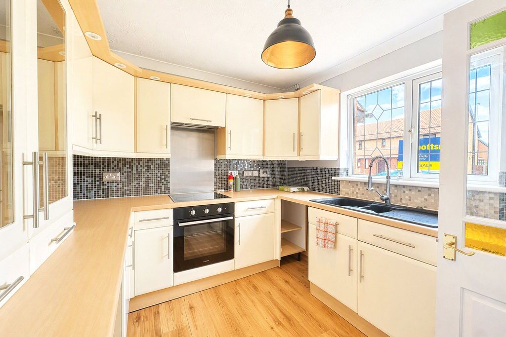 Property photo 3 of 17 Picture No. 52