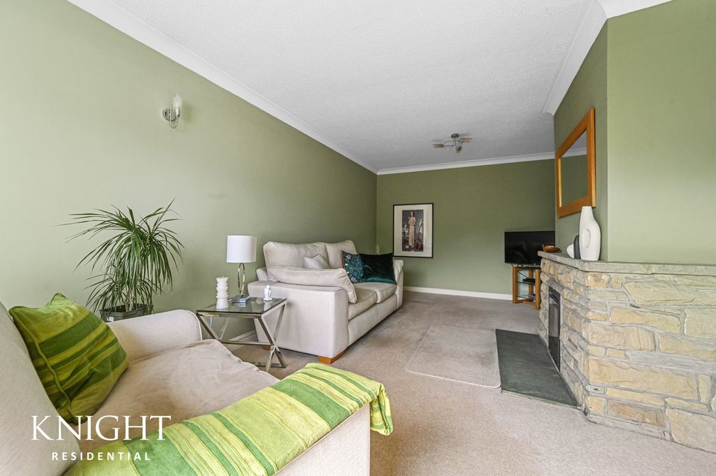 Property photo 3 of 23