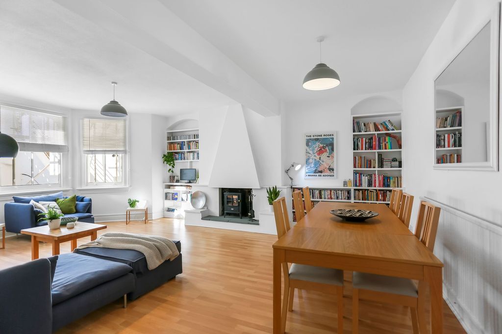 Property photo 2 of 19