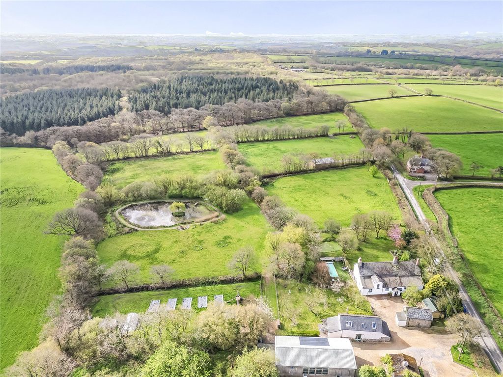 Property photo 2 of 33 Picture No. 32