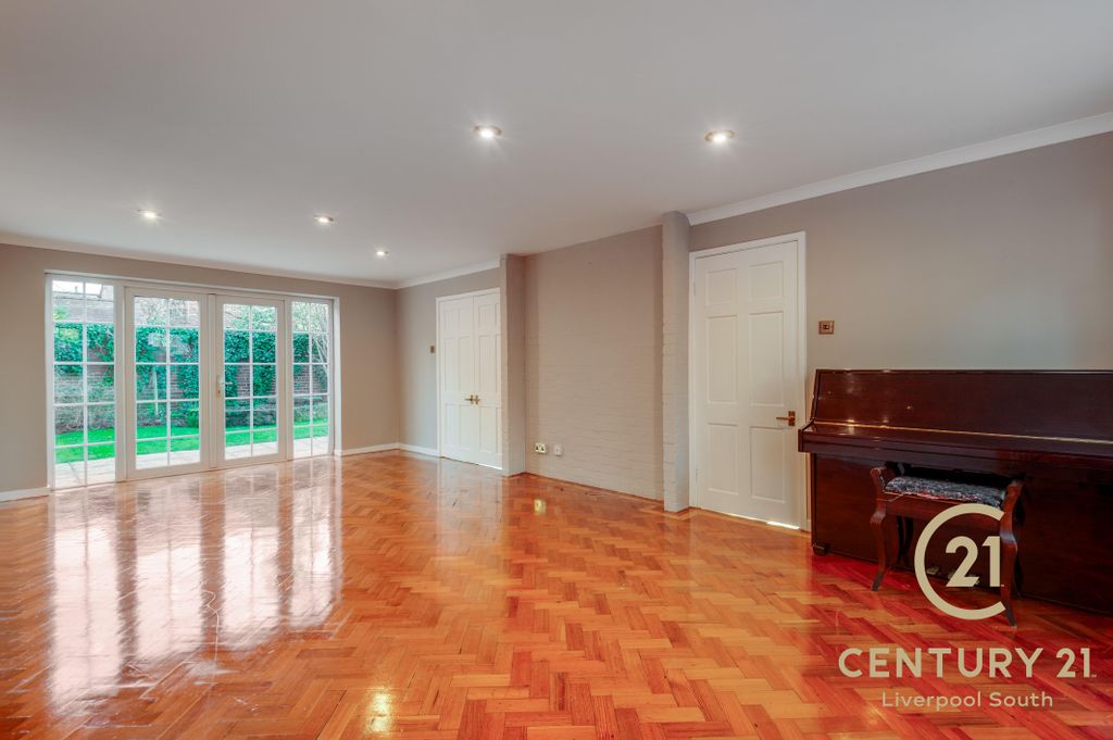 Property photo 2 of 31