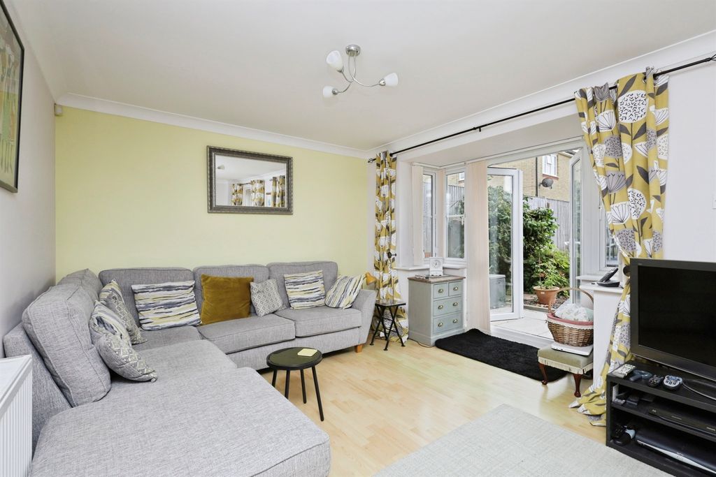 Property photo 2 of 17