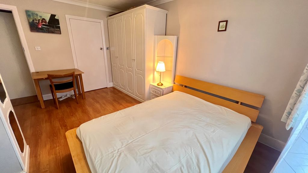 Property photo 3 of 4