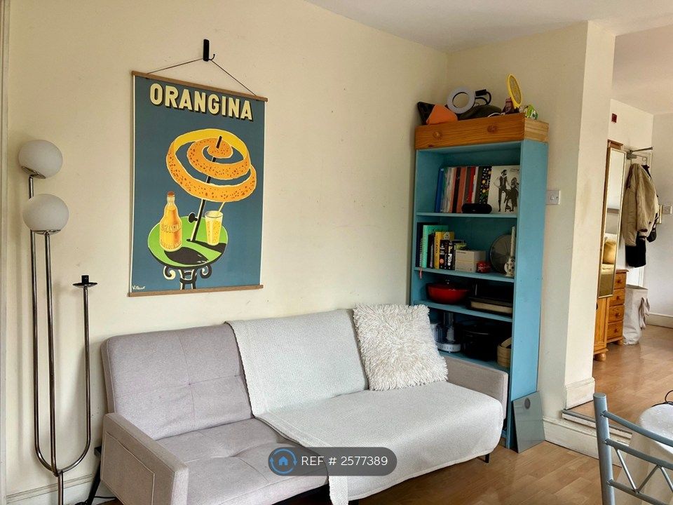 Property photo 3 of 6 Living Space.