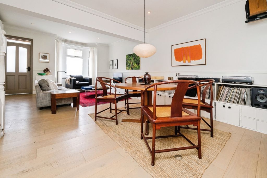 Property photo 2 of 21 Pbox-Img.Jpg