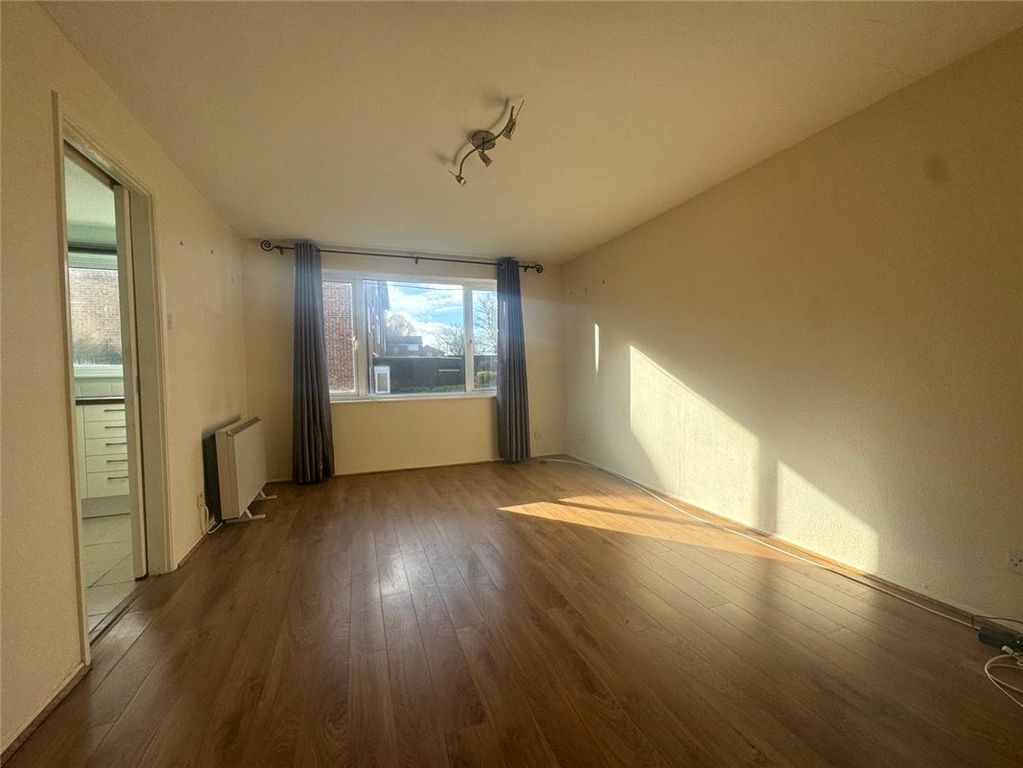 Property photo 3 of 8 Picture No. 01