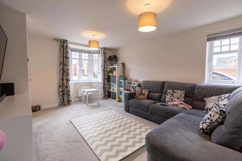 Property photo 3 of 13