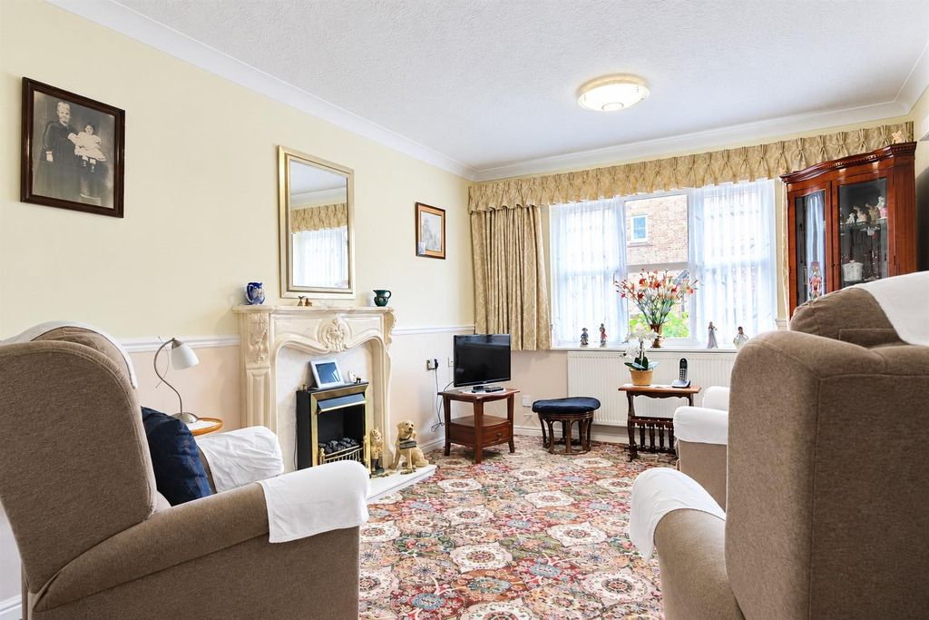 Property photo 2 of 13