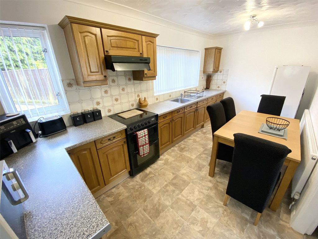 Property photo 2 of 17 Picture No. 08