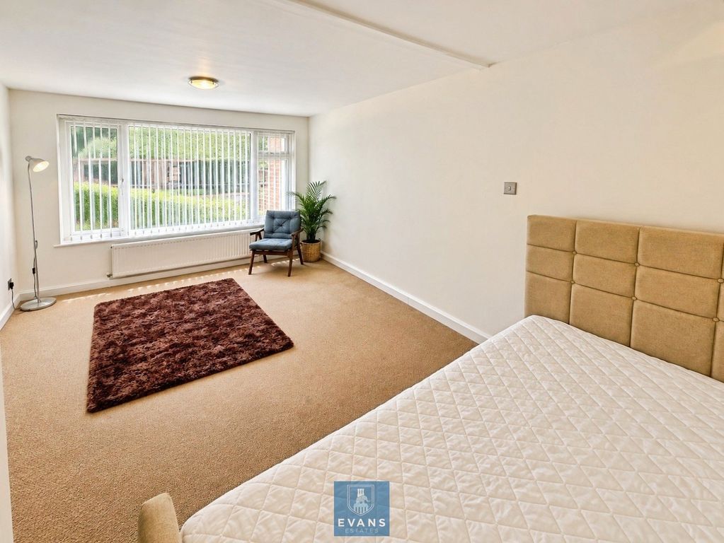 Property photo 2 of 9 Open Plan Bedroom And Living Area