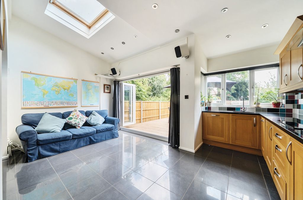 Property photo 2 of 25 1327213-14-687A3c...