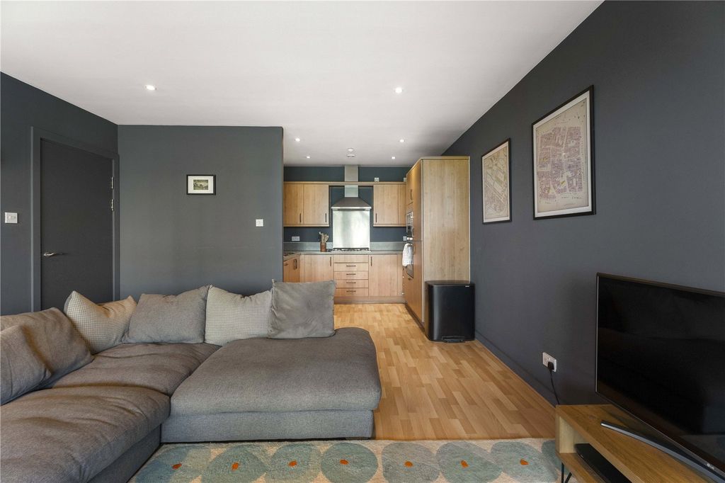 Property photo 3 of 16 Western Harbour Terr