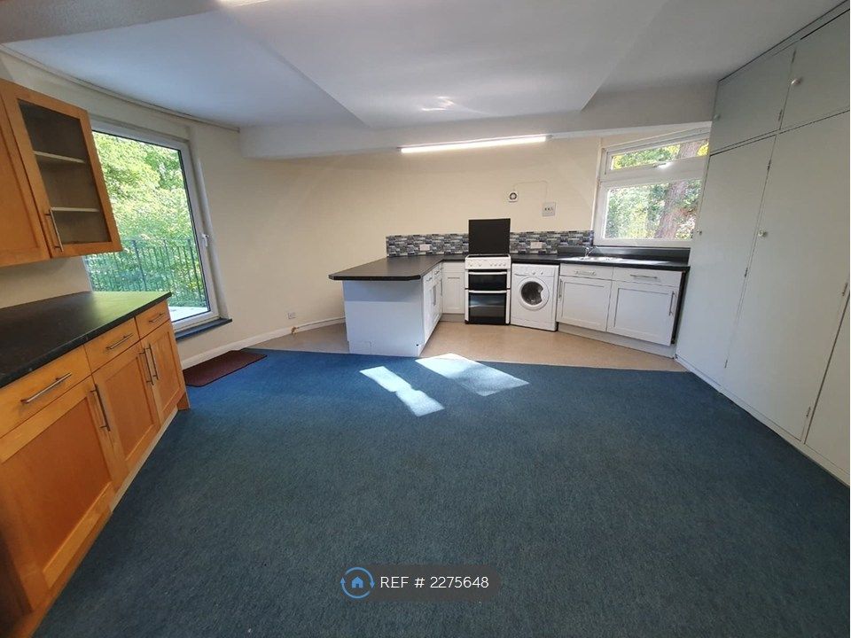 Property photo 2 of 14 Kitchen