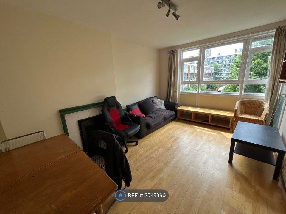 Property photo 2 of 7 Living Room