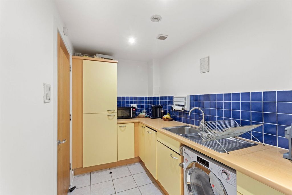 Property photo 3 of 16 Picture No. 24