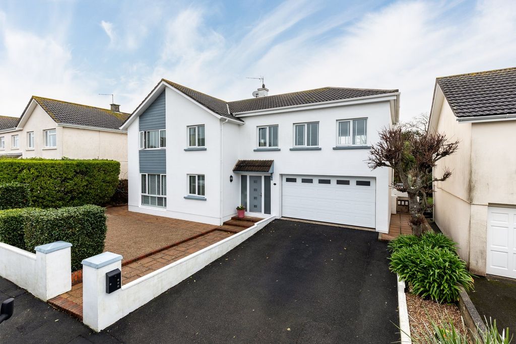 Property photo 1 of 27