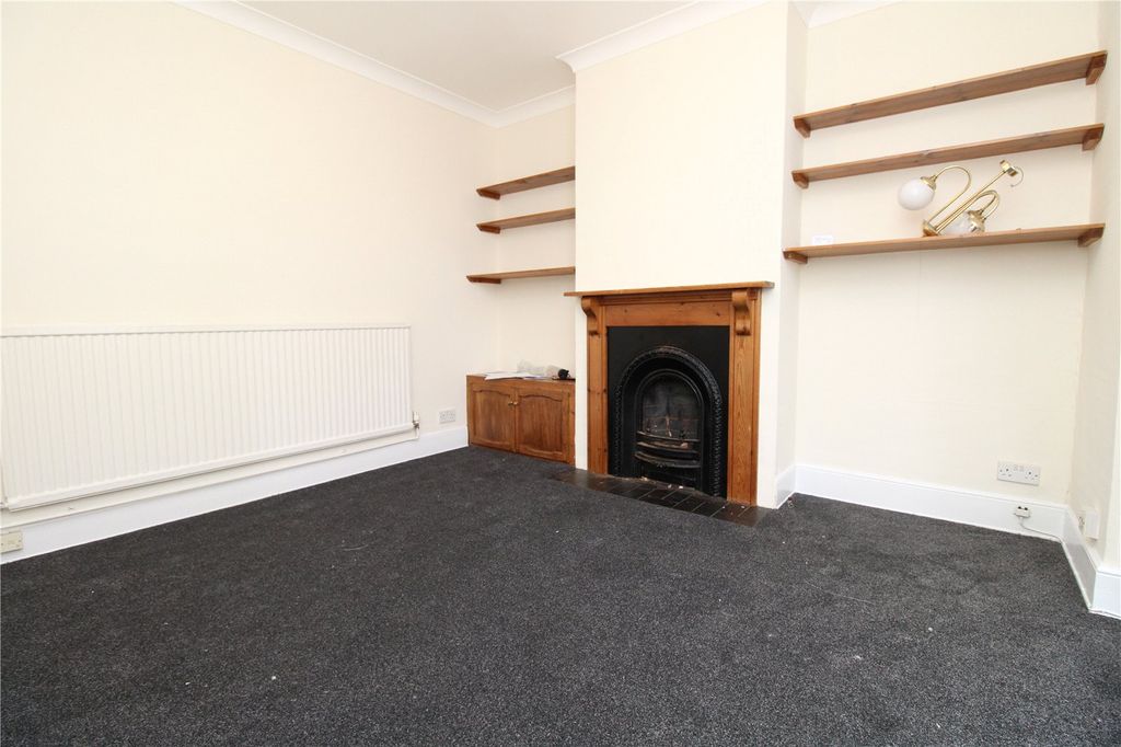 Property photo 2 of 9 Picture No. 11