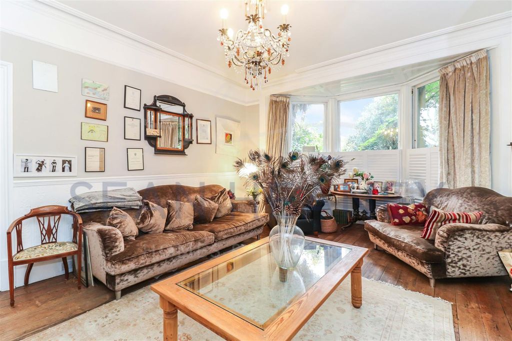 Property photo 3 of 37