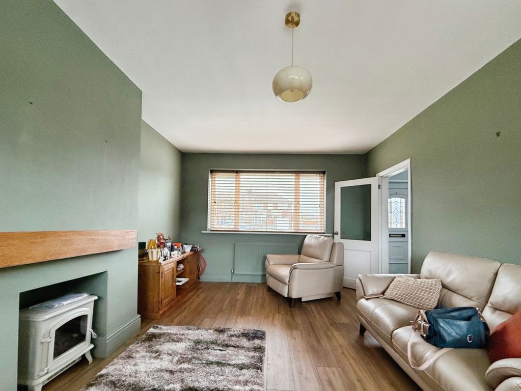 Property photo 3 of 8 Pbox-Img.Jpg