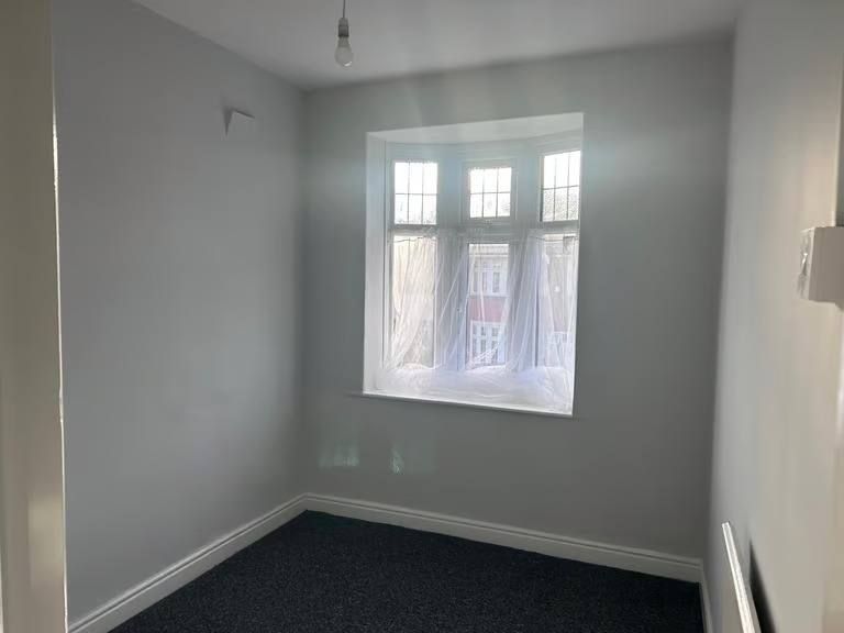 Property photo 3 of 7 Gallery