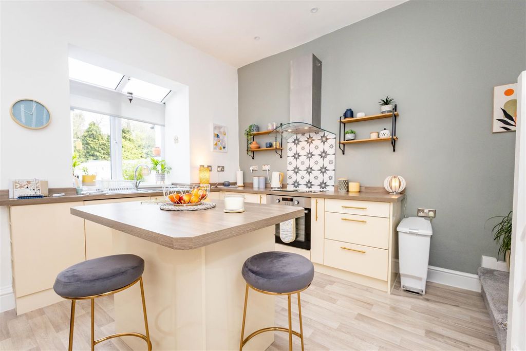 Property photo 3 of 19 Kitchen/Diner