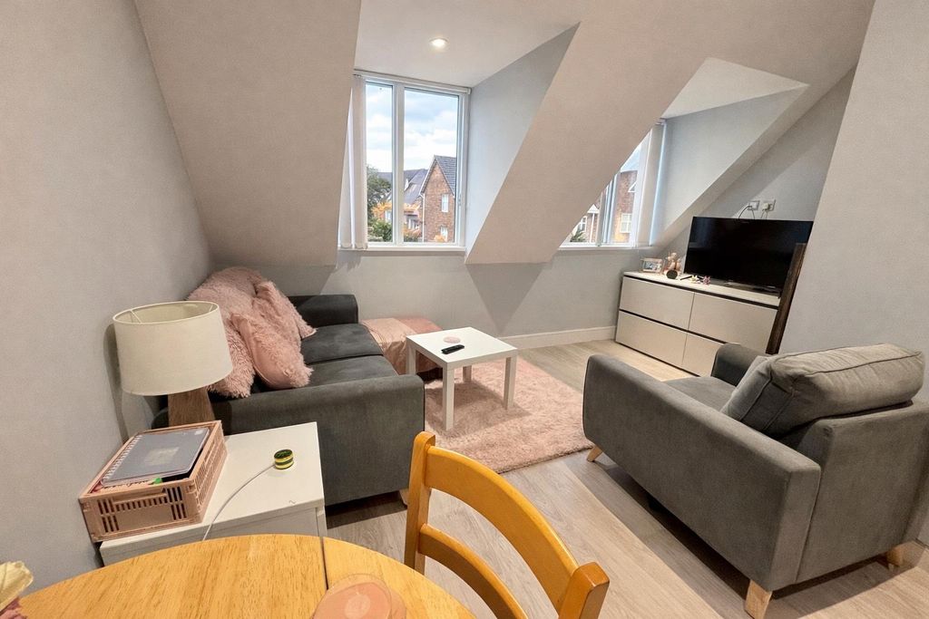 Property photo 2 of 7 Living Room2.Png