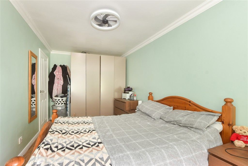 Property photo 2 of 10 Bedroom 1