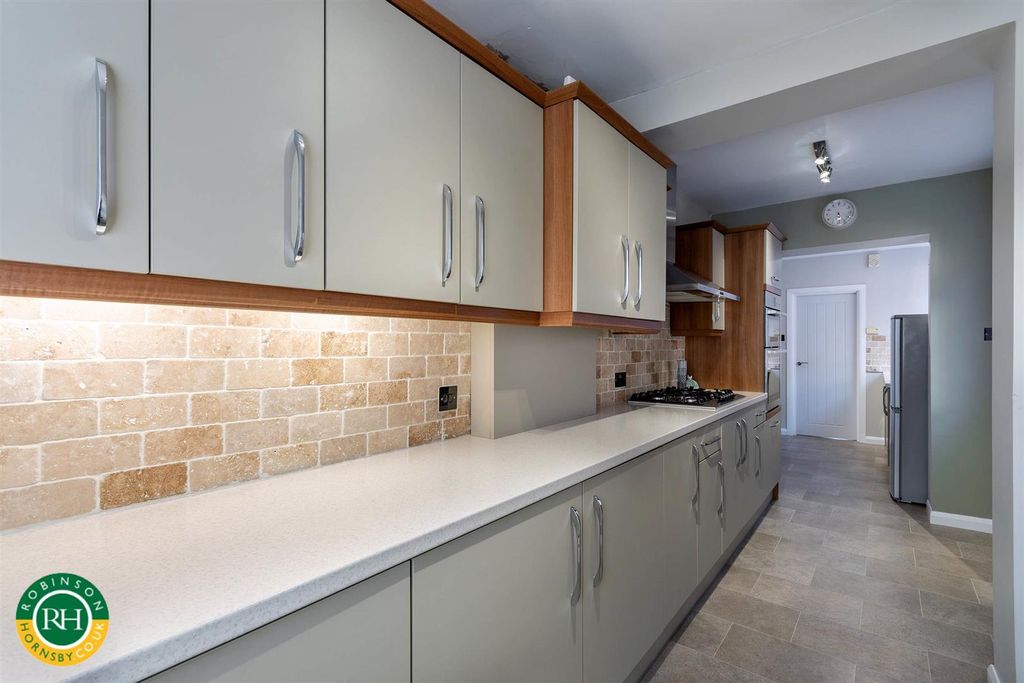 Property photo 2 of 13 Kitchen 1