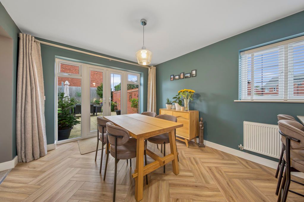Property photo 3 of 40 Dining Area