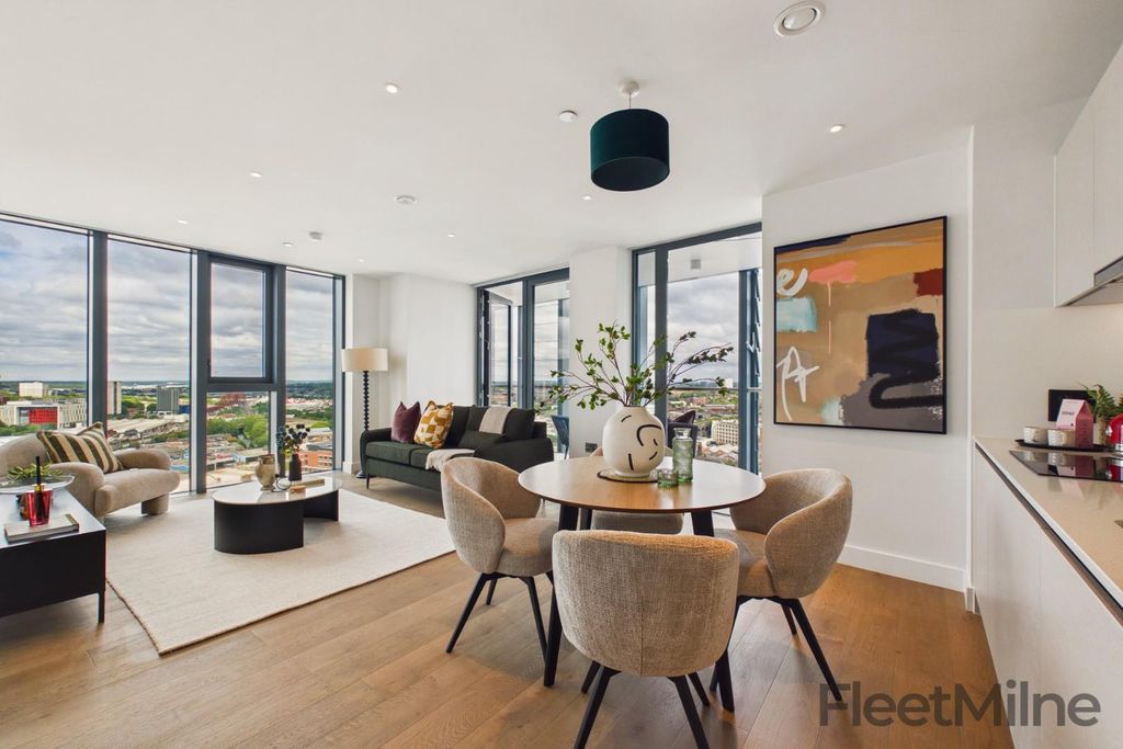 Property photo 1 of 21 Lounge/Dining Room