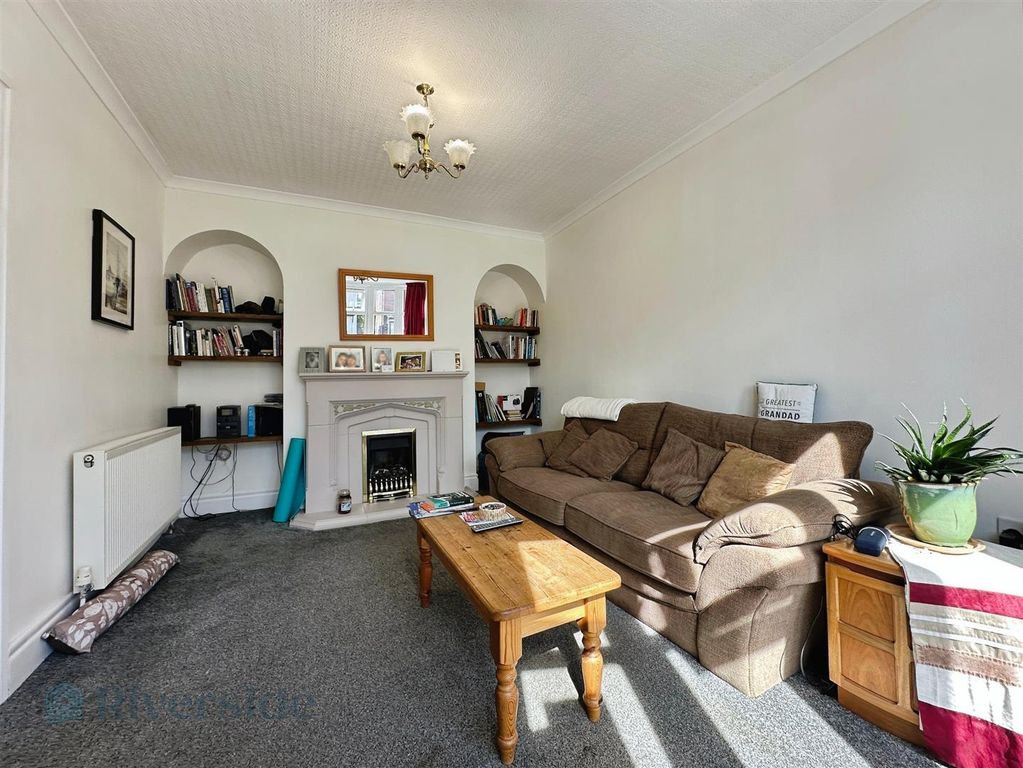 Property photo 2 of 13
