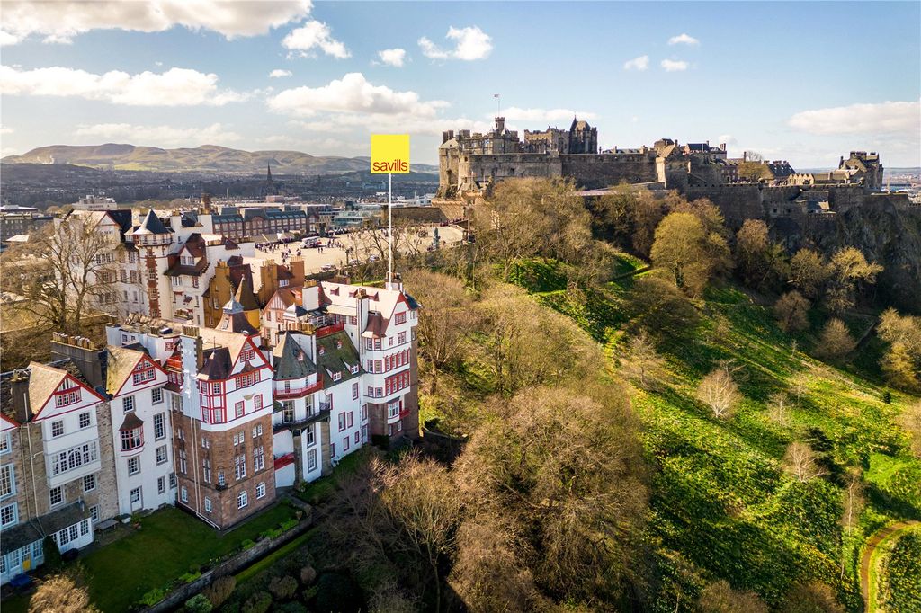 Property photo 1 of 28 Edinburgh Castle