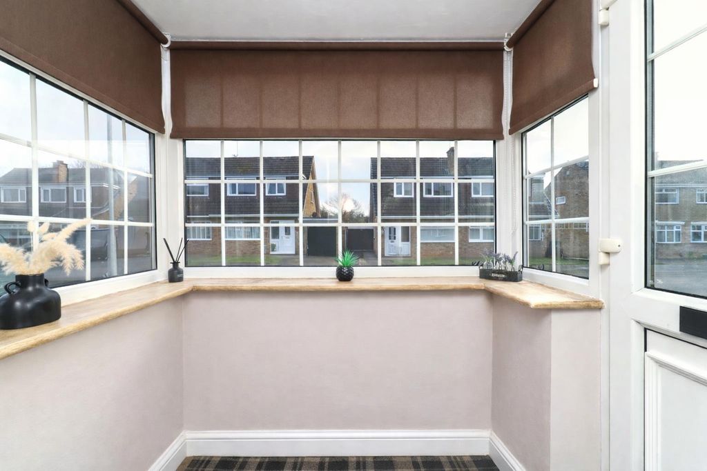 Property photo 3 of 26