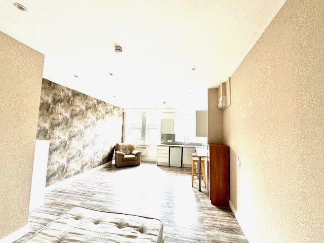 Property photo 3 of 5 Bedroom