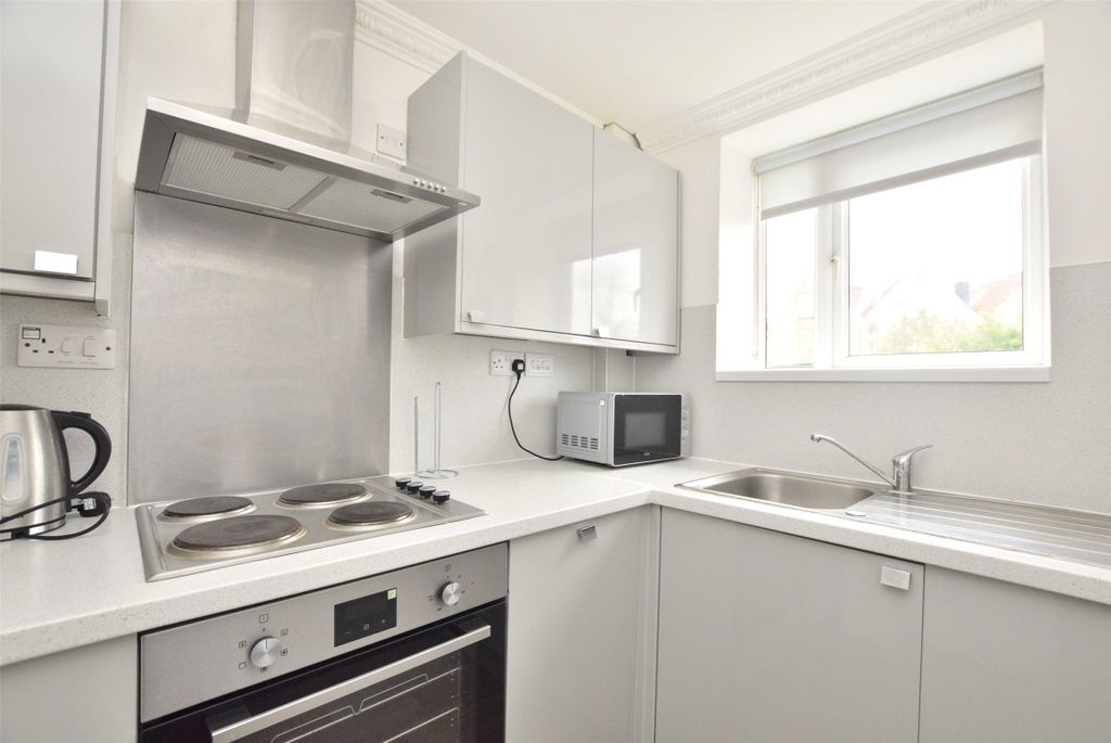 Property photo 2 of 11 Kitchen