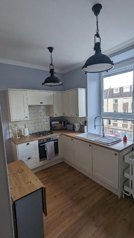 Property photo 2 of 5 Kitchen