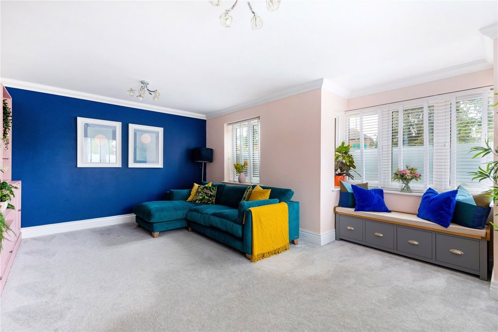Property photo 2 of 11 Sitting Room