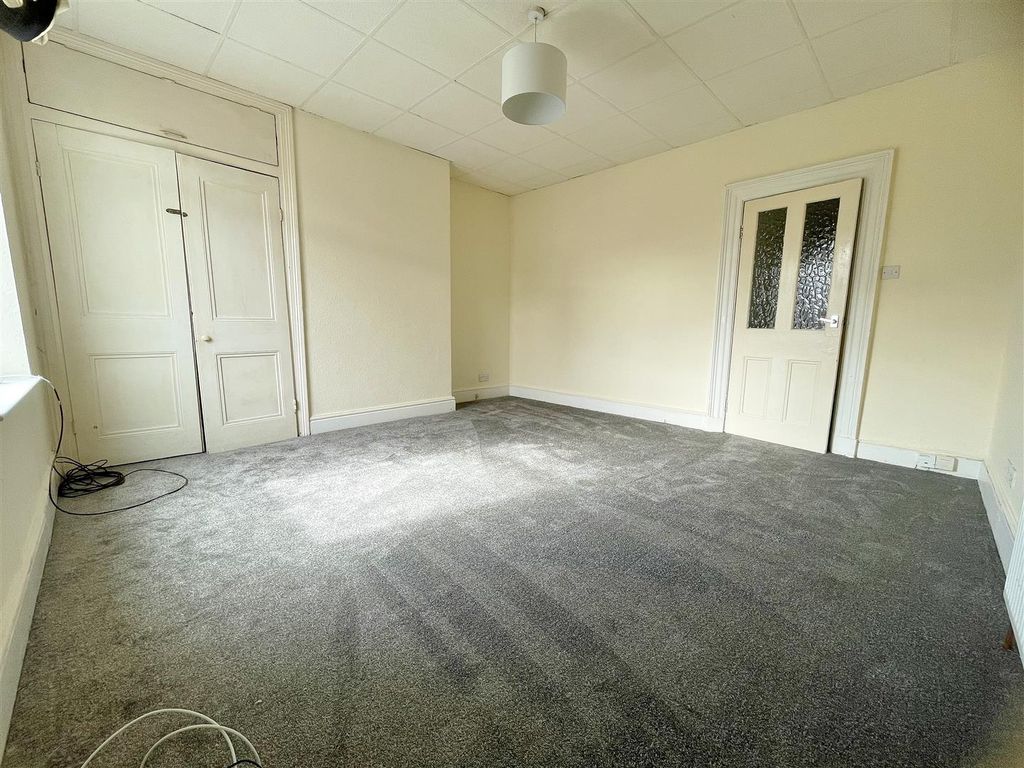 Property photo 2 of 10 Lounge