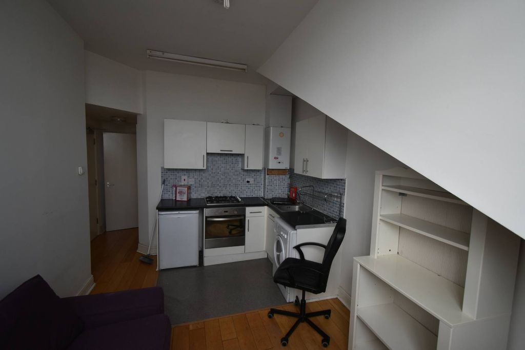 Property photo 2 of 6 Gallery