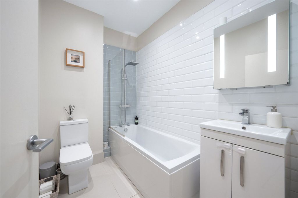 Property photo 3 of 11 Picture No. 02