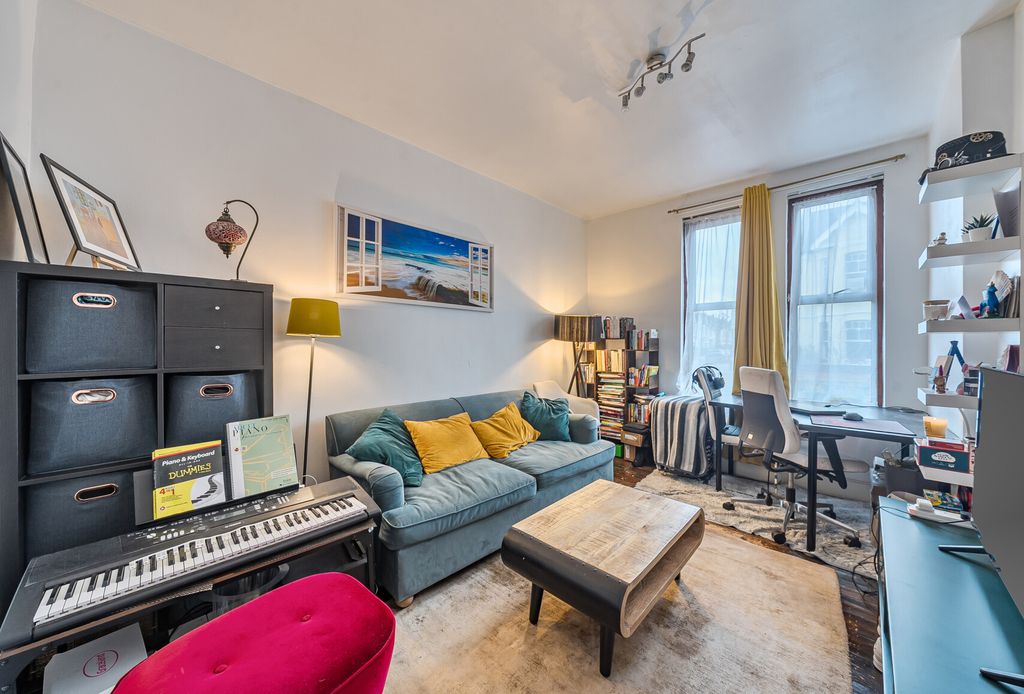 Property photo 2 of 9 1403740-9-69738A1...