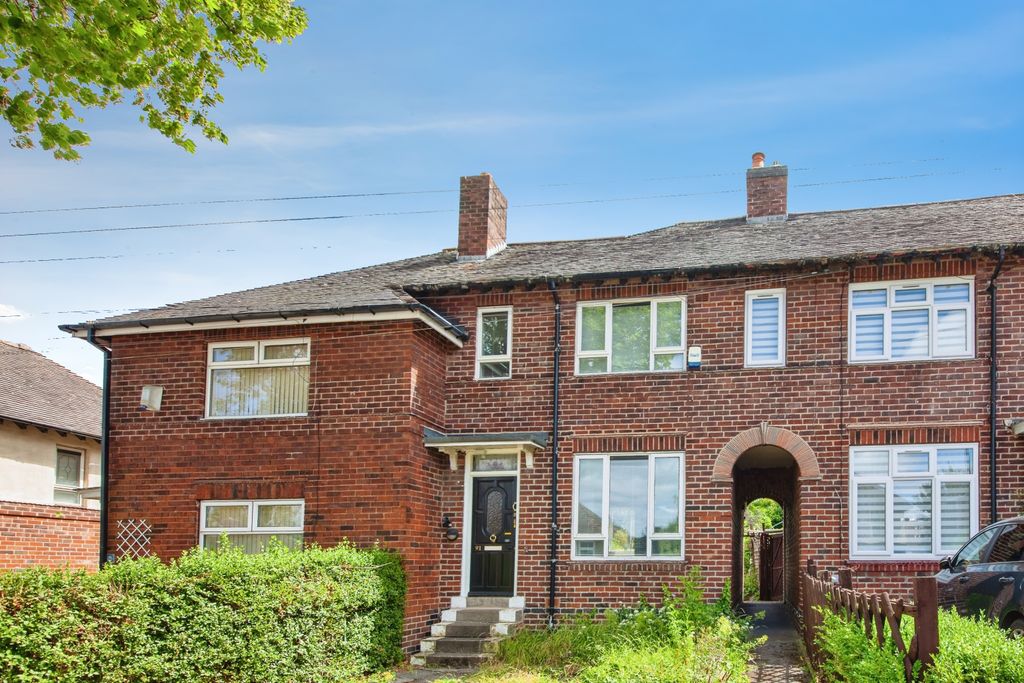 Property photo 2 of 25