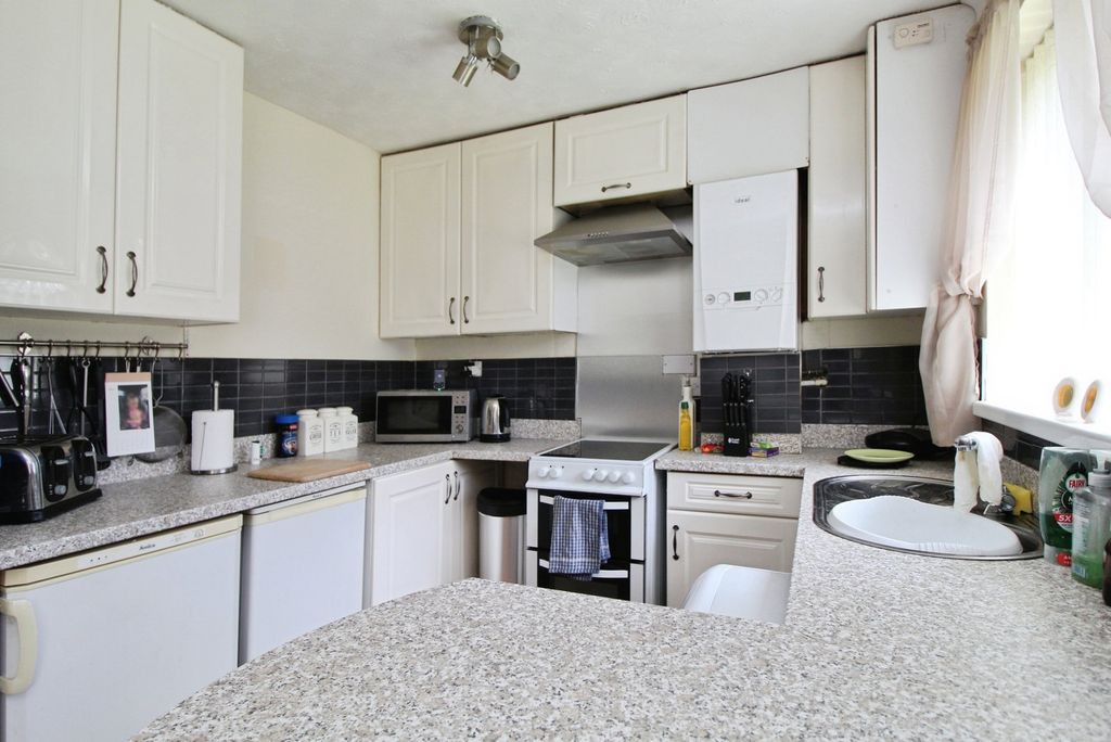 Property photo 3 of 9