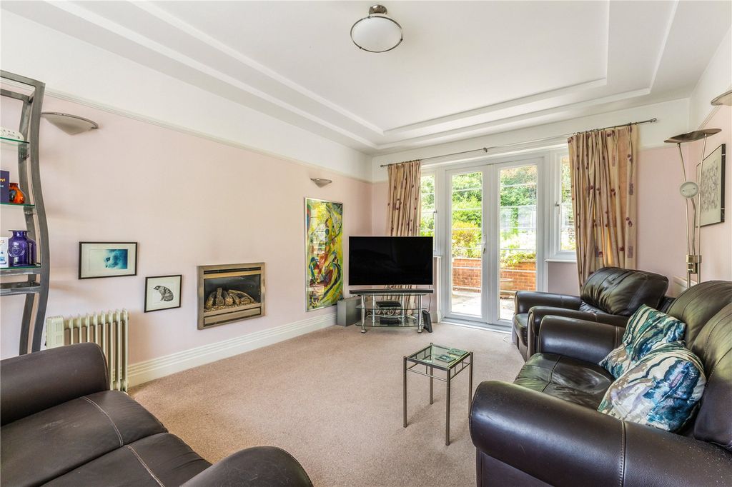 Property photo 2 of 14 Sitting Room