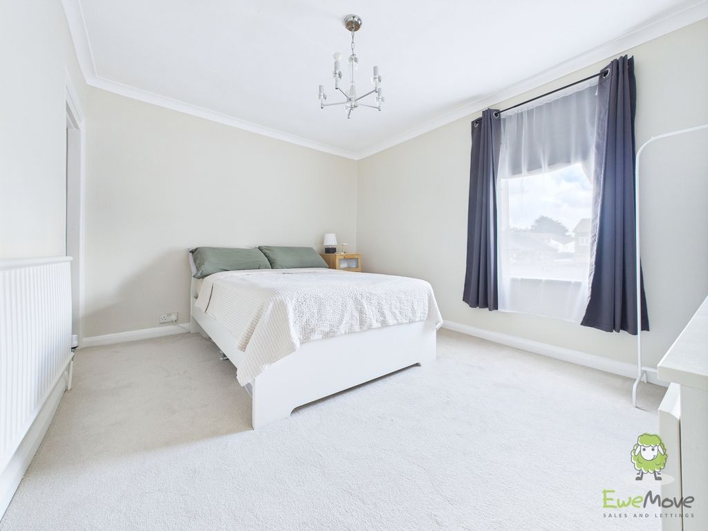 Property photo 3 of 24 Cam01543G0-Pr0145-Still040