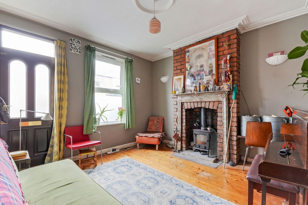 Property photo 1 of 18 Living Room