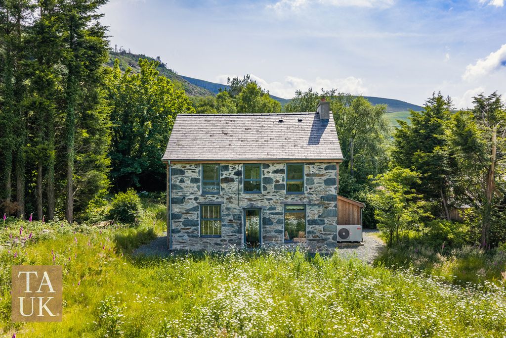 Property photo 1 of 36