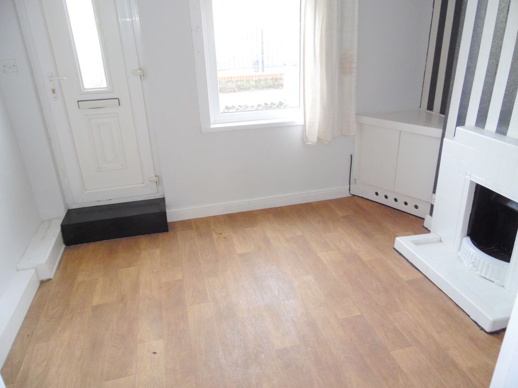 Property photo 3 of 23 Lounge