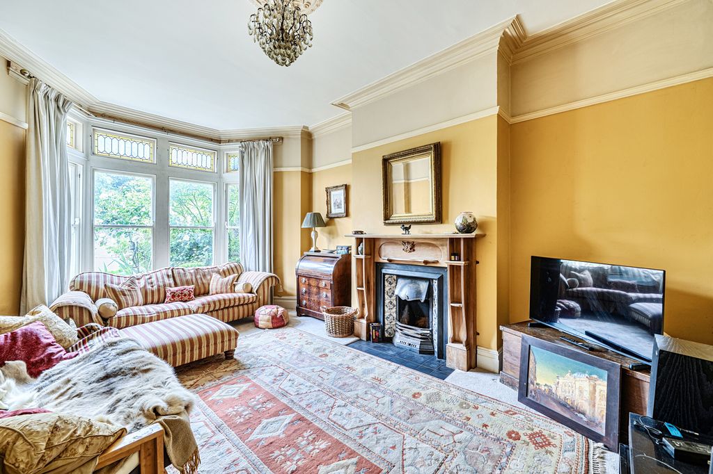 Property photo 3 of 22 Sitting Room