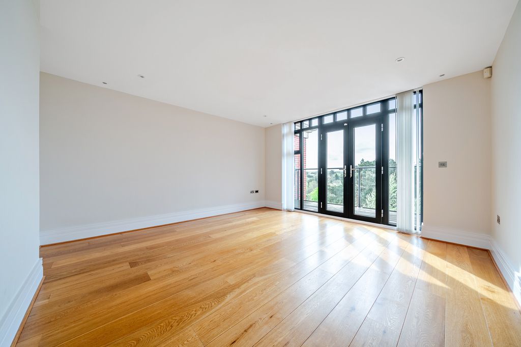 Property photo 3 of 7 Sitting Room